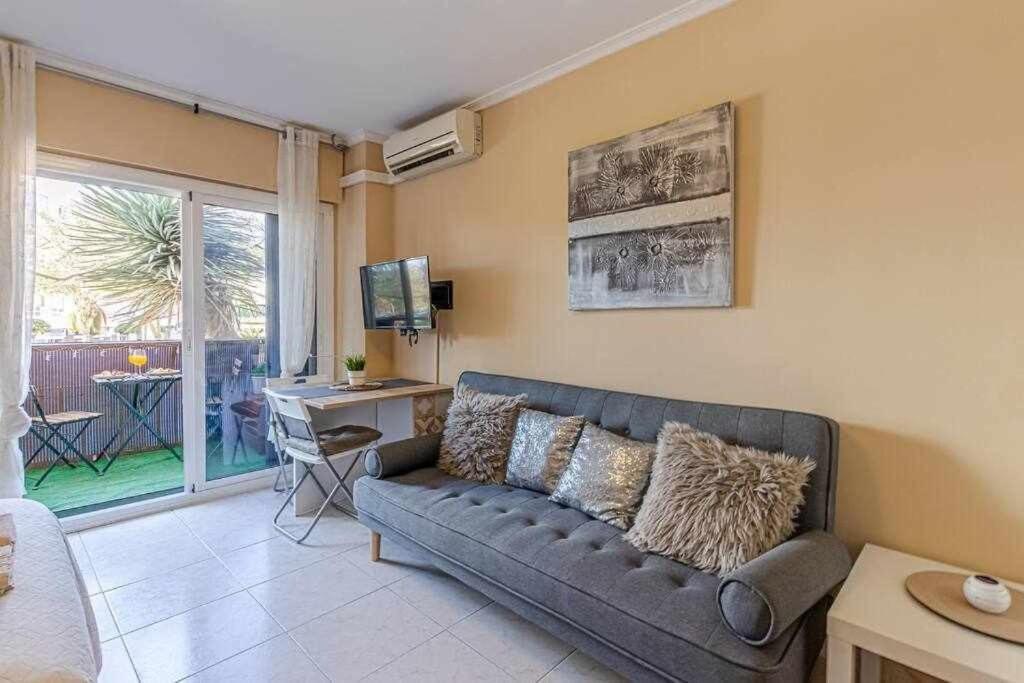 797 Holiday Rentals - Equipado Estudio Cerca Del Parque La Paloma ベナルマデナ エクステリア 写真