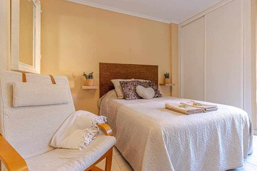797 Holiday Rentals - Equipado Estudio Cerca Del Parque La Paloma ベナルマデナ エクステリア 写真