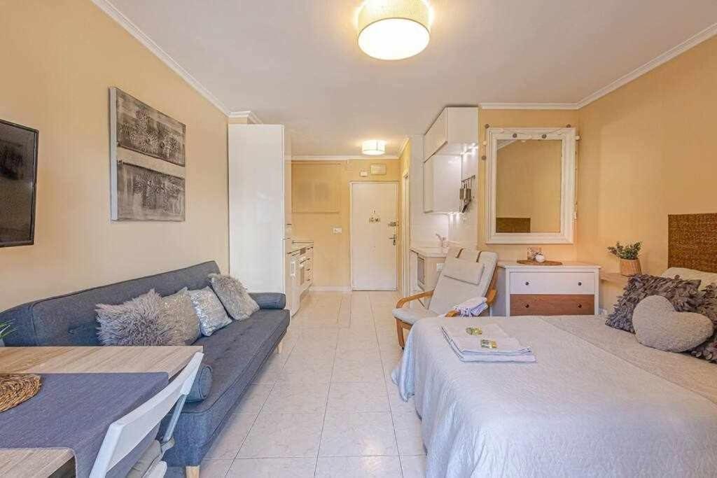 797 Holiday Rentals - Equipado Estudio Cerca Del Parque La Paloma ベナルマデナ エクステリア 写真