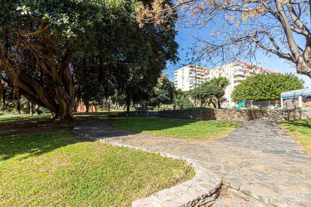 797 Holiday Rentals - Equipado Estudio Cerca Del Parque La Paloma ベナルマデナ エクステリア 写真