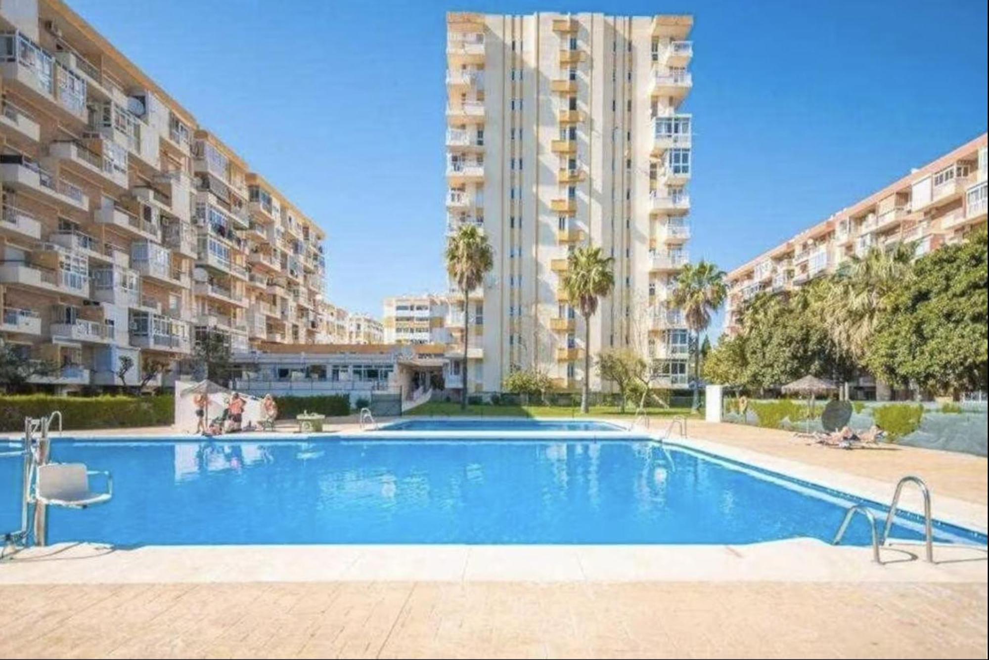 797 Holiday Rentals - Equipado Estudio Cerca Del Parque La Paloma ベナルマデナ エクステリア 写真